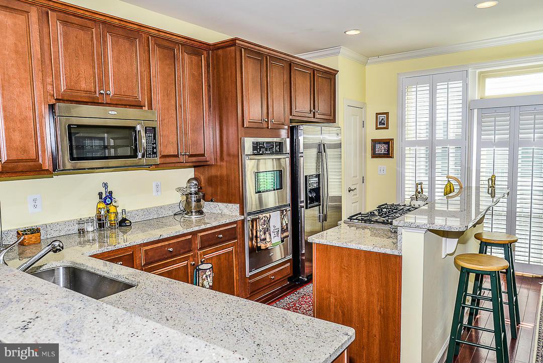 SHIRLINGTON CREST - Residential