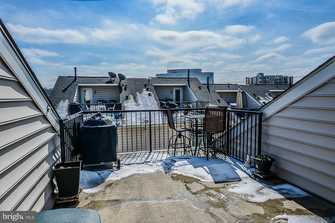 SHIRLINGTON CREST - Residential