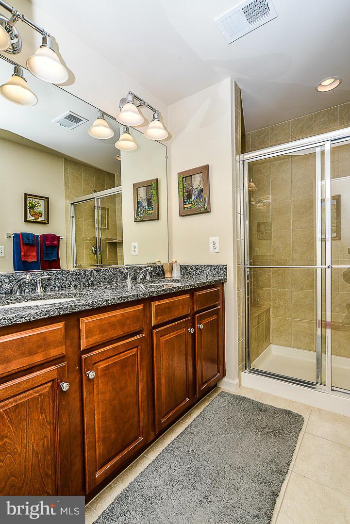 SHIRLINGTON CREST - Residential