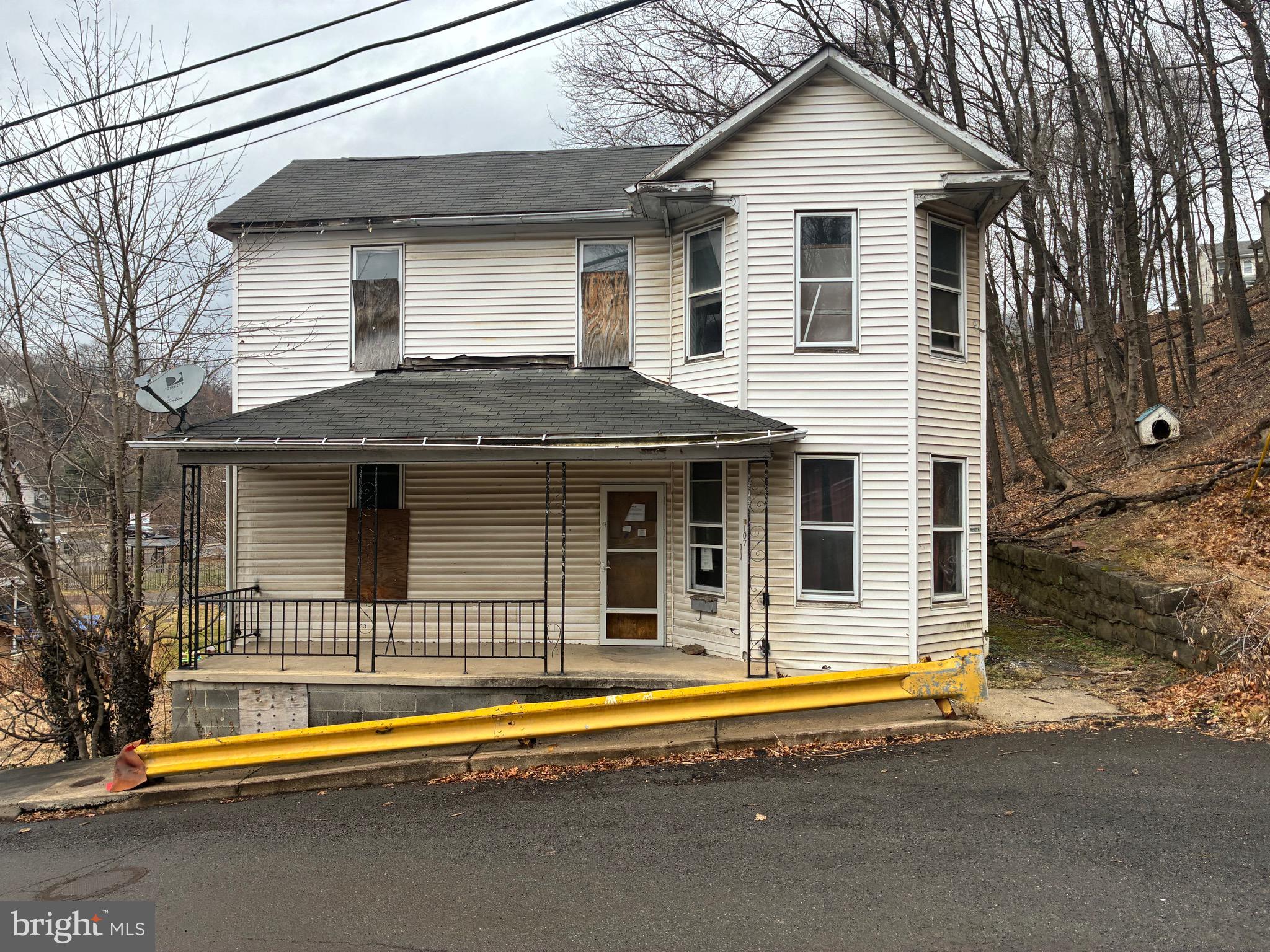 107 OAKVIEW DRIVE