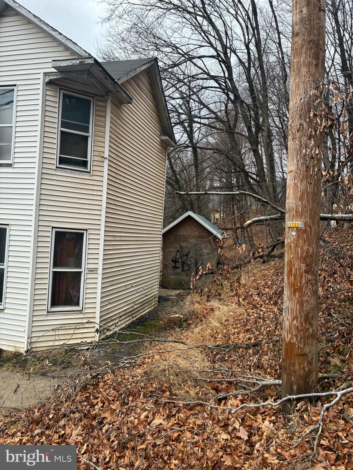 107 OAKVIEW DRIVE