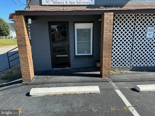 ROSEDALE - Commercial Lease