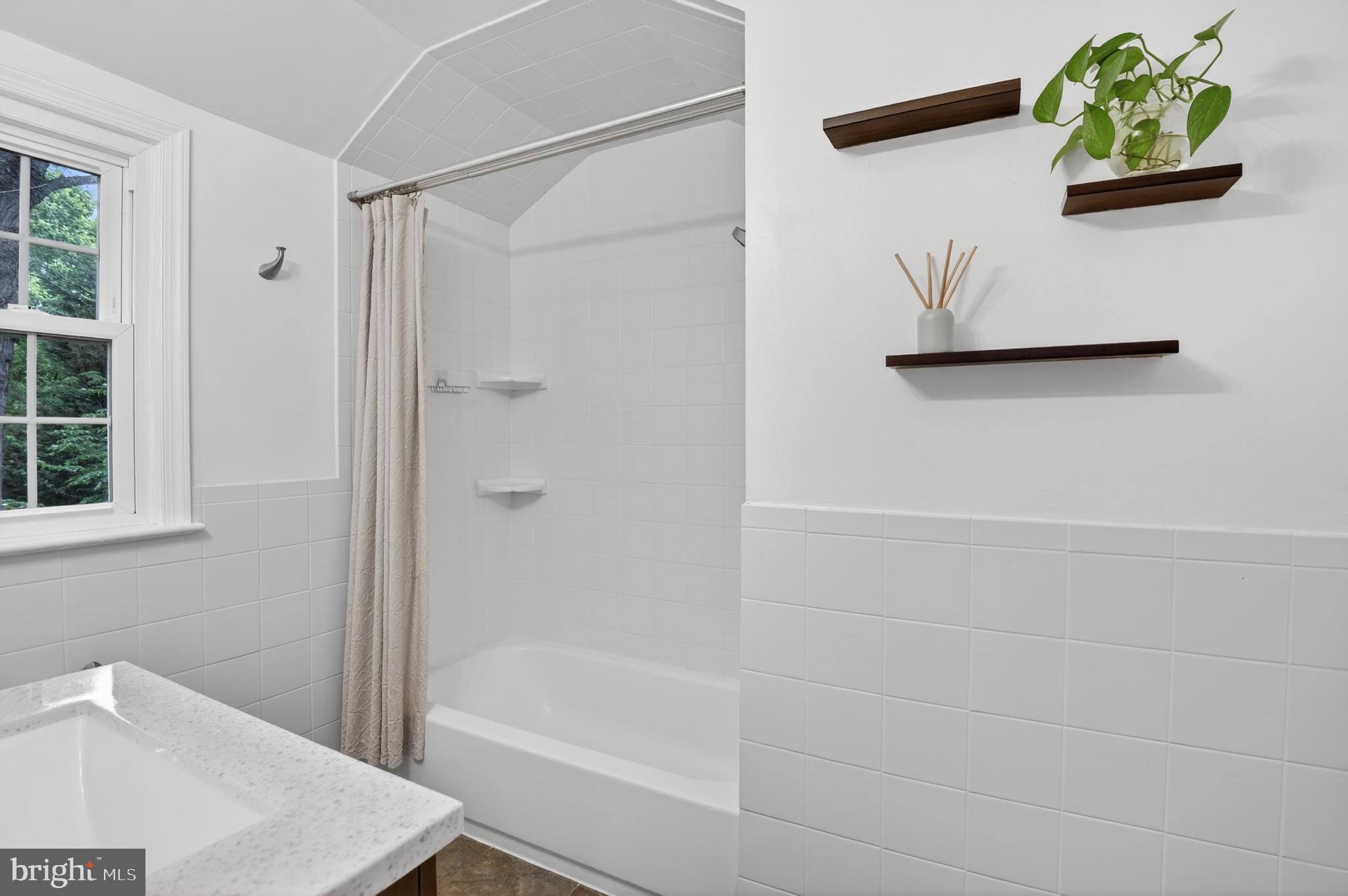 INDIAN SPRING HILLS - Residential