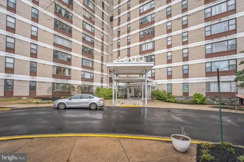 4600 Duke Street Unit 1000, Alexandria, VA 22304 - MLS#: VAAX2043084