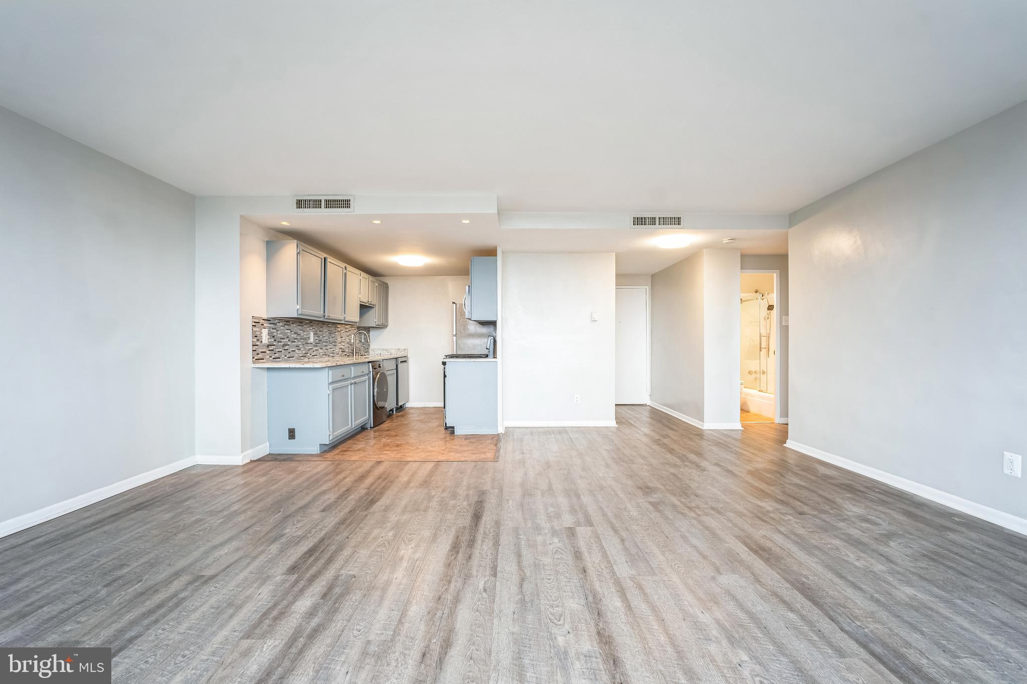 FORTY SIX HUNDRED - Residential