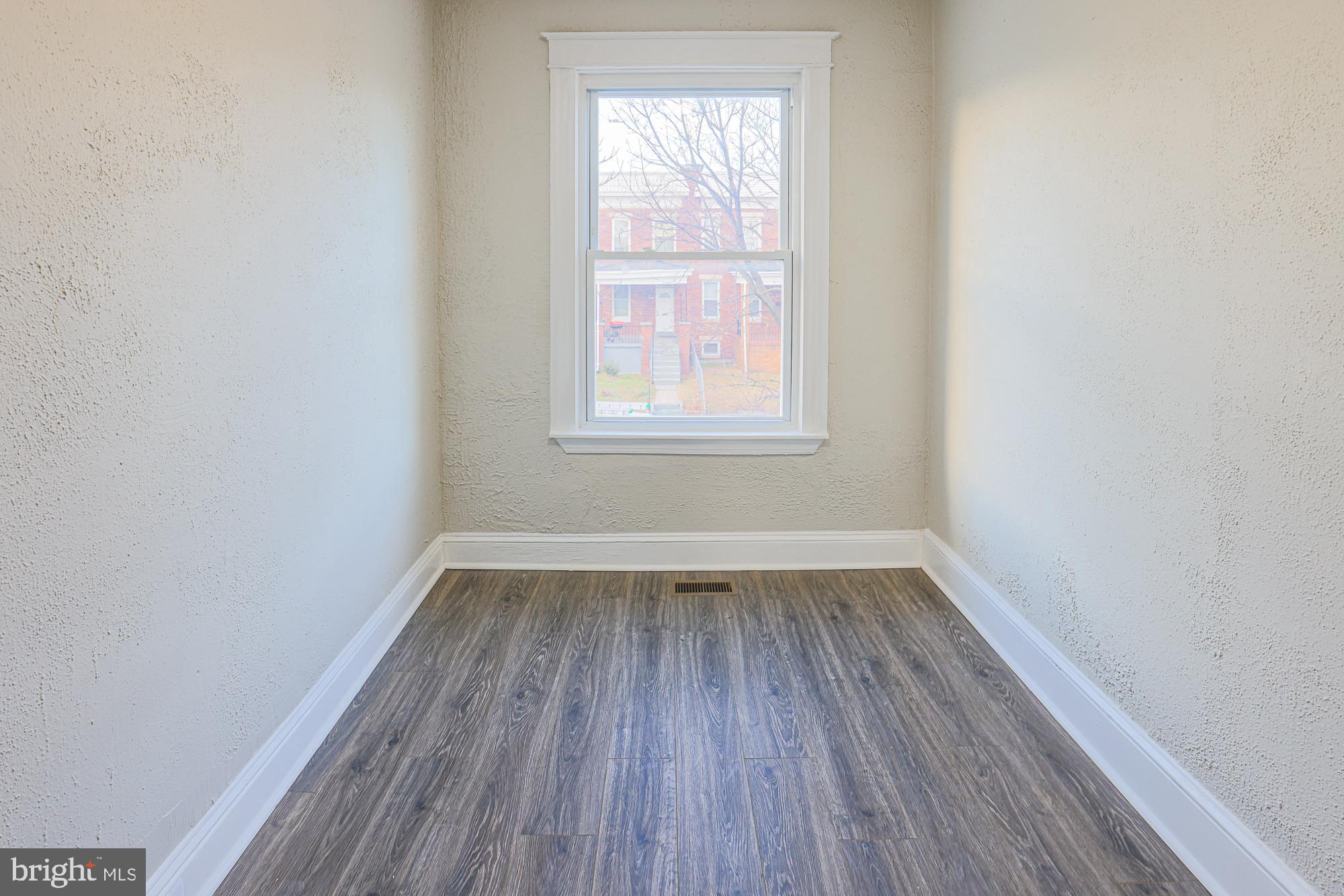 EDGEWOOD - Residential