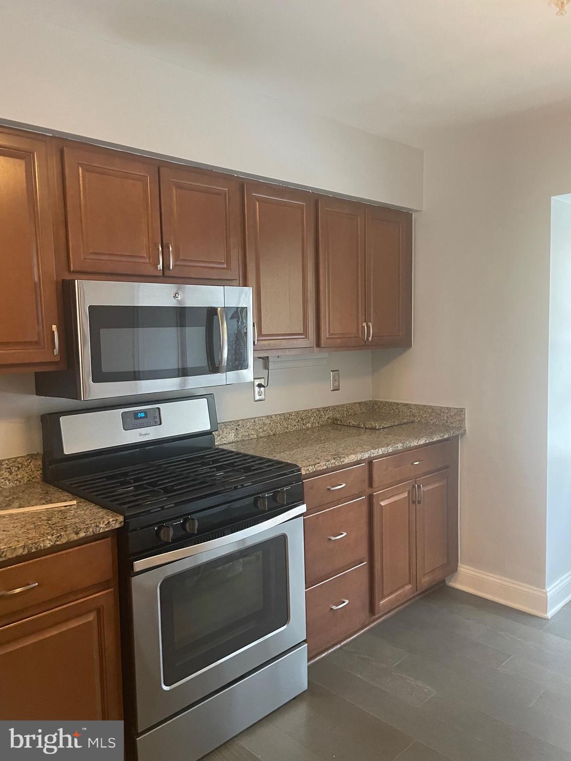 STONEHAVEN MEWS - Residential Lease