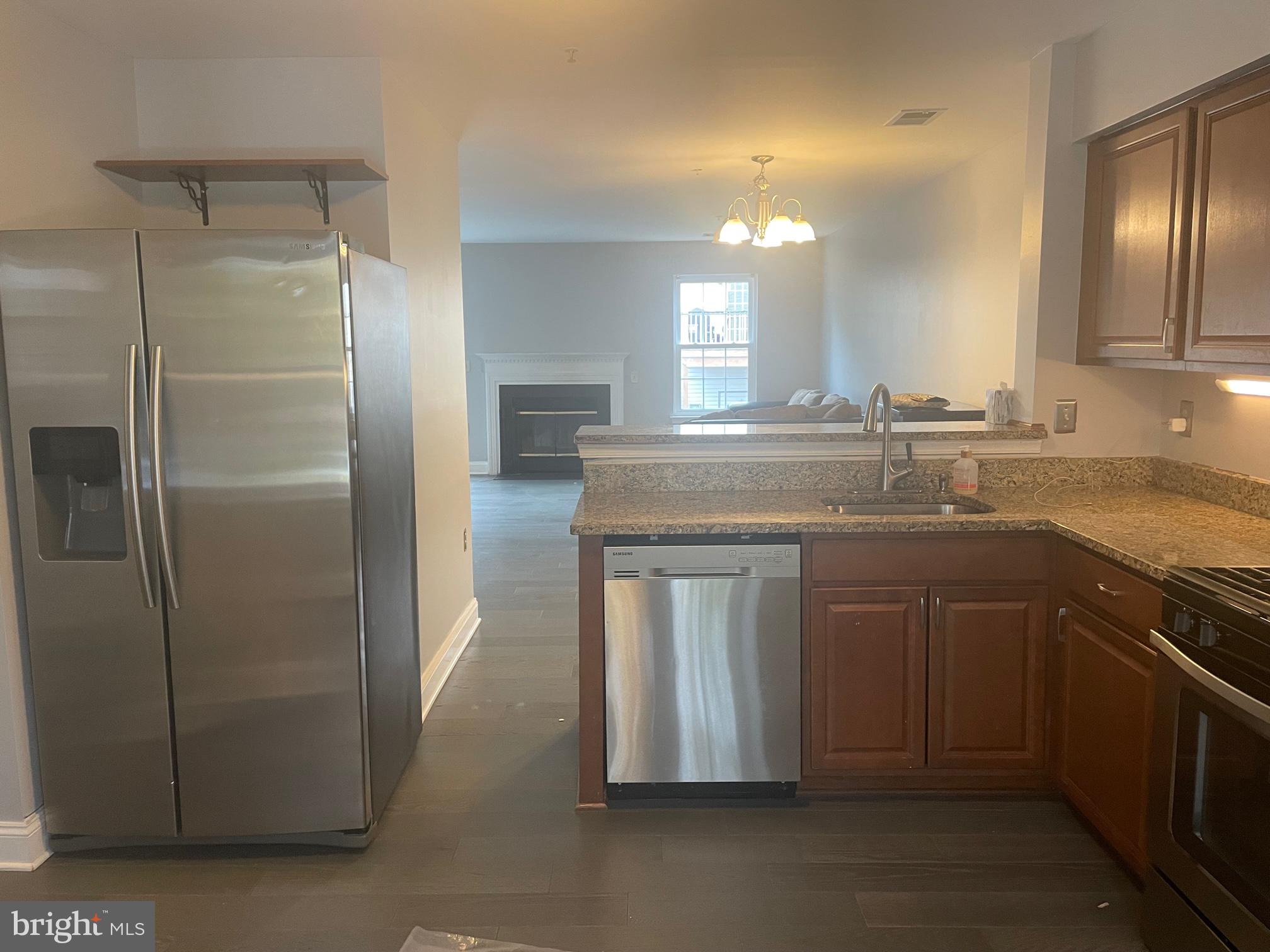 STONEHAVEN MEWS - Residential Lease