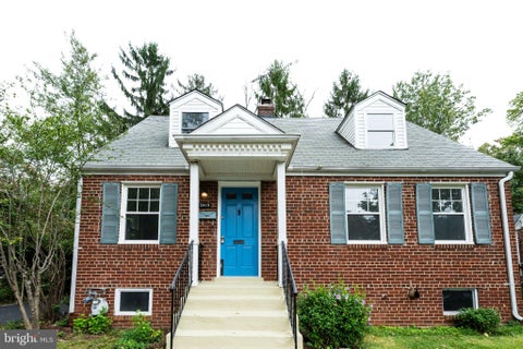 Photo of 2419 N Dickerson Street N, ARLINGTON, VA 22207 (MLS # VAAR2080470)