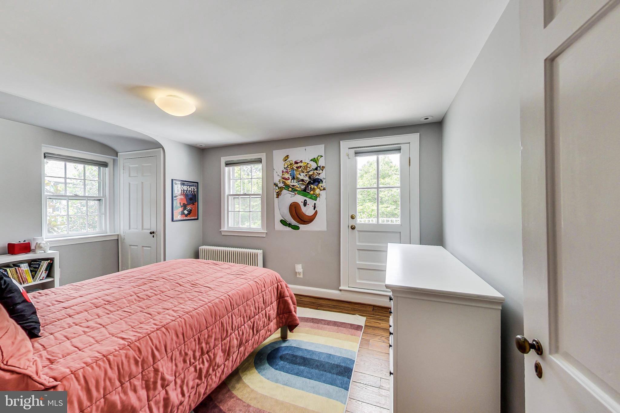 ENGLISH VILLAGE - Residential