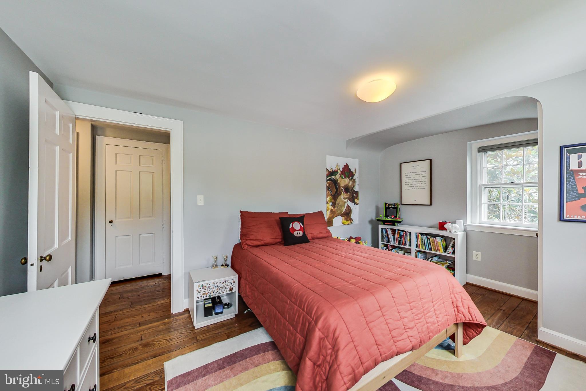 ENGLISH VILLAGE - Residential