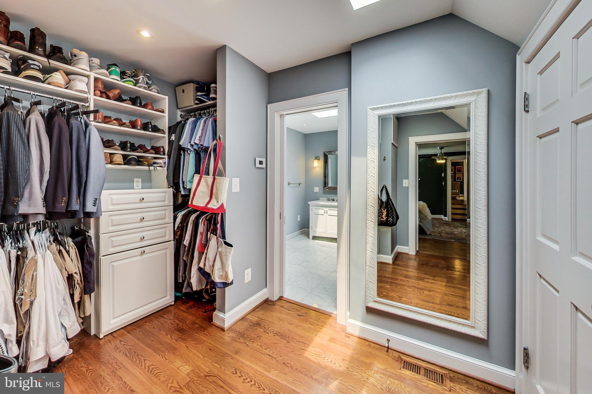 ENGLISH VILLAGE - Residential