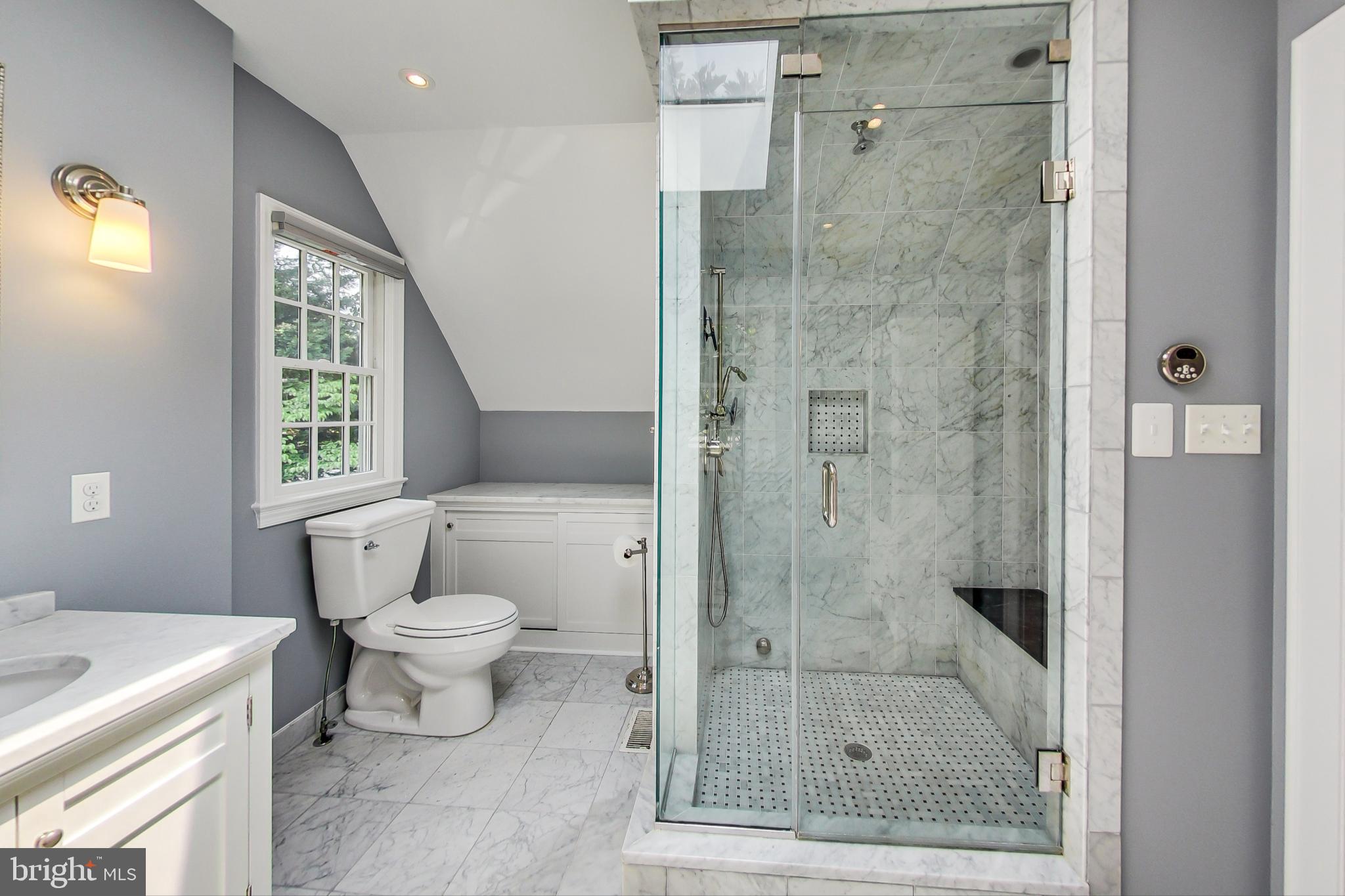 ENGLISH VILLAGE - Residential