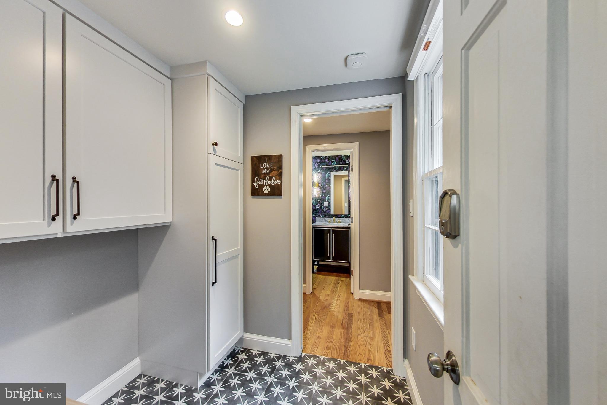 ENGLISH VILLAGE - Residential