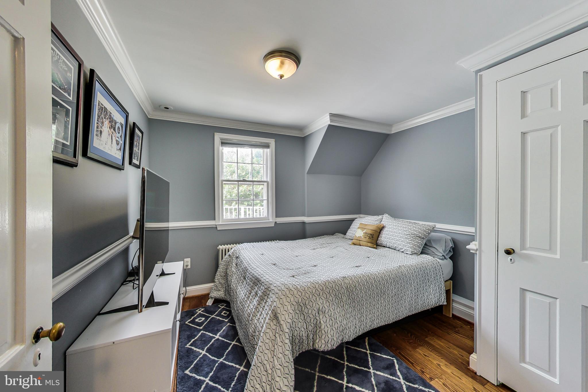 ENGLISH VILLAGE - Residential