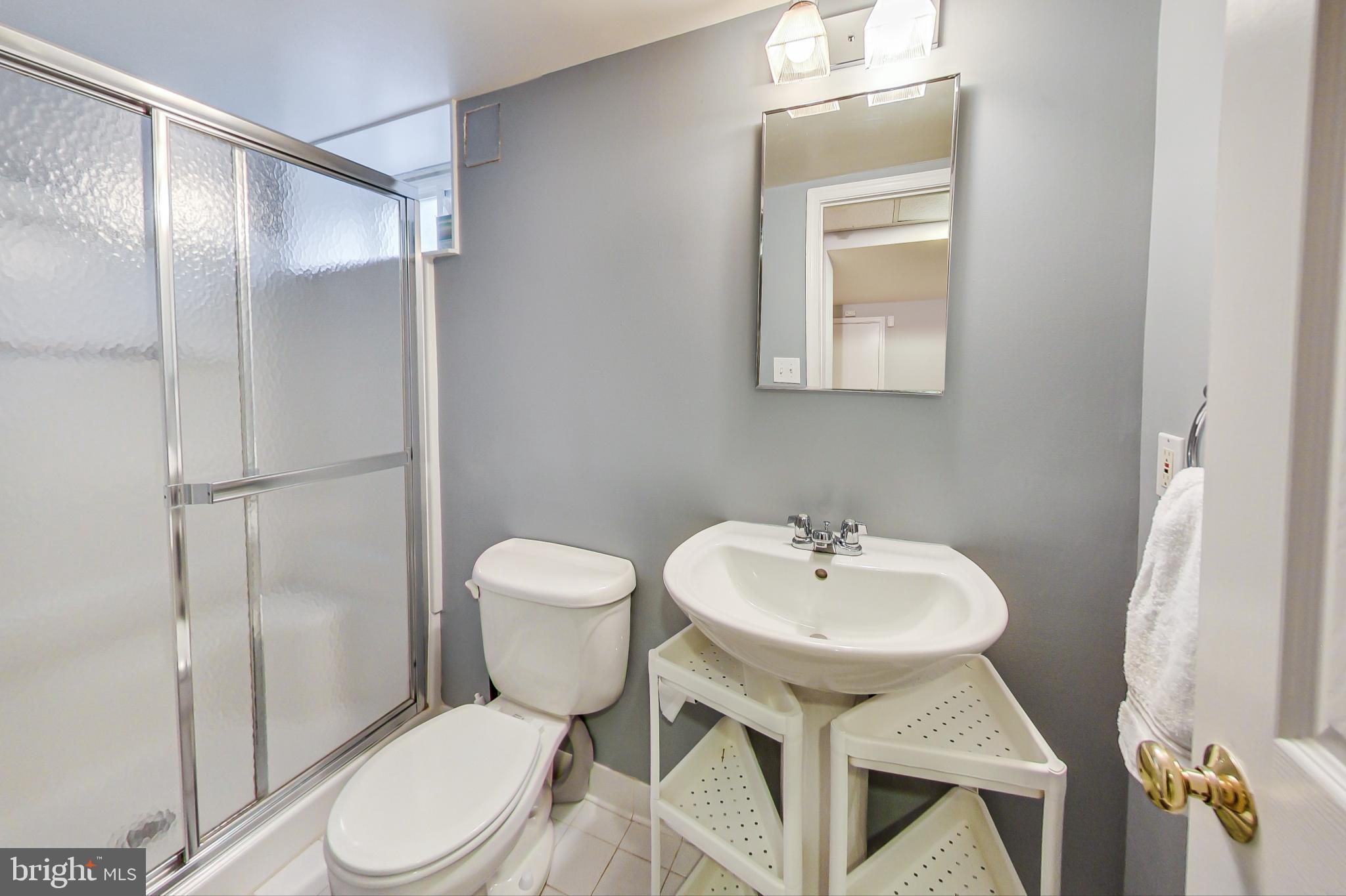 ENGLISH VILLAGE - Residential