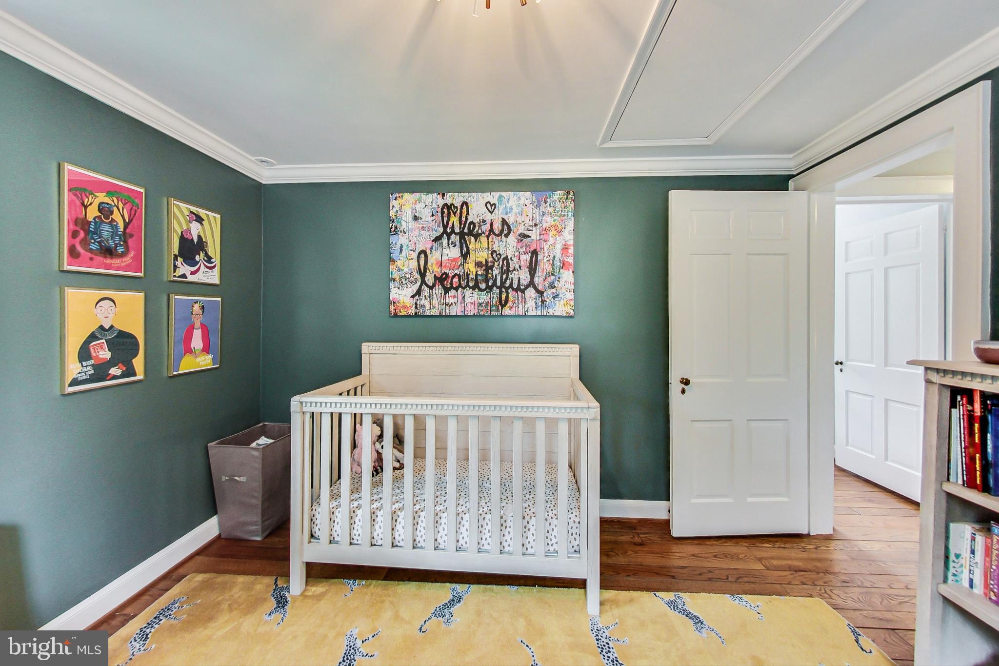 ENGLISH VILLAGE - Residential