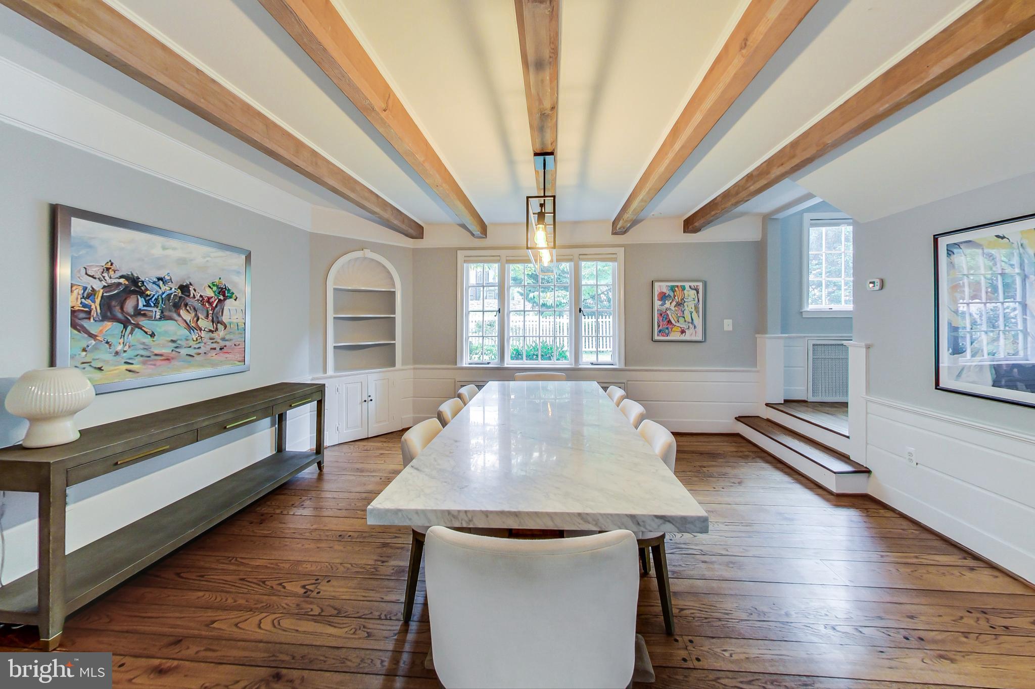 ENGLISH VILLAGE - Residential