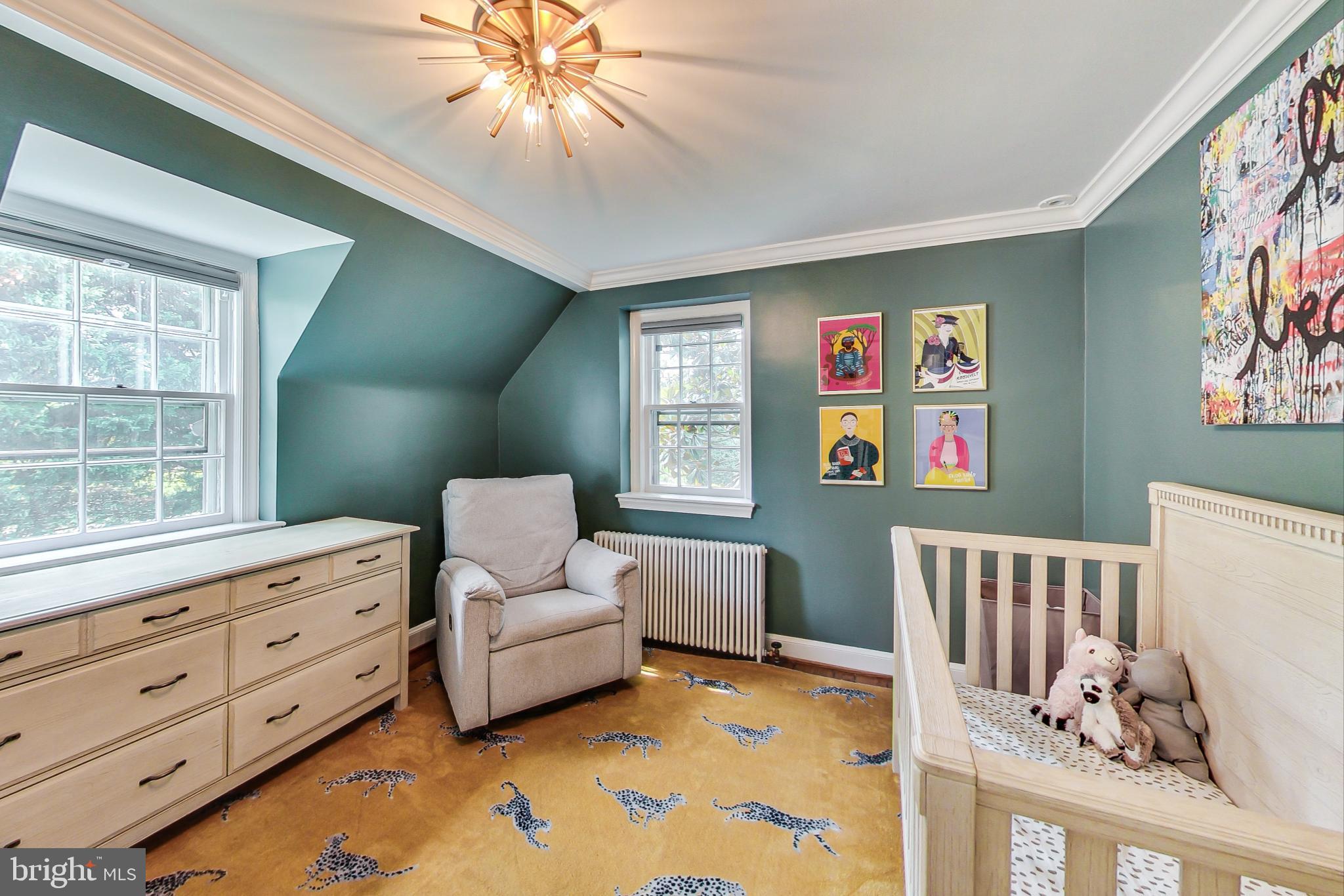 ENGLISH VILLAGE - Residential