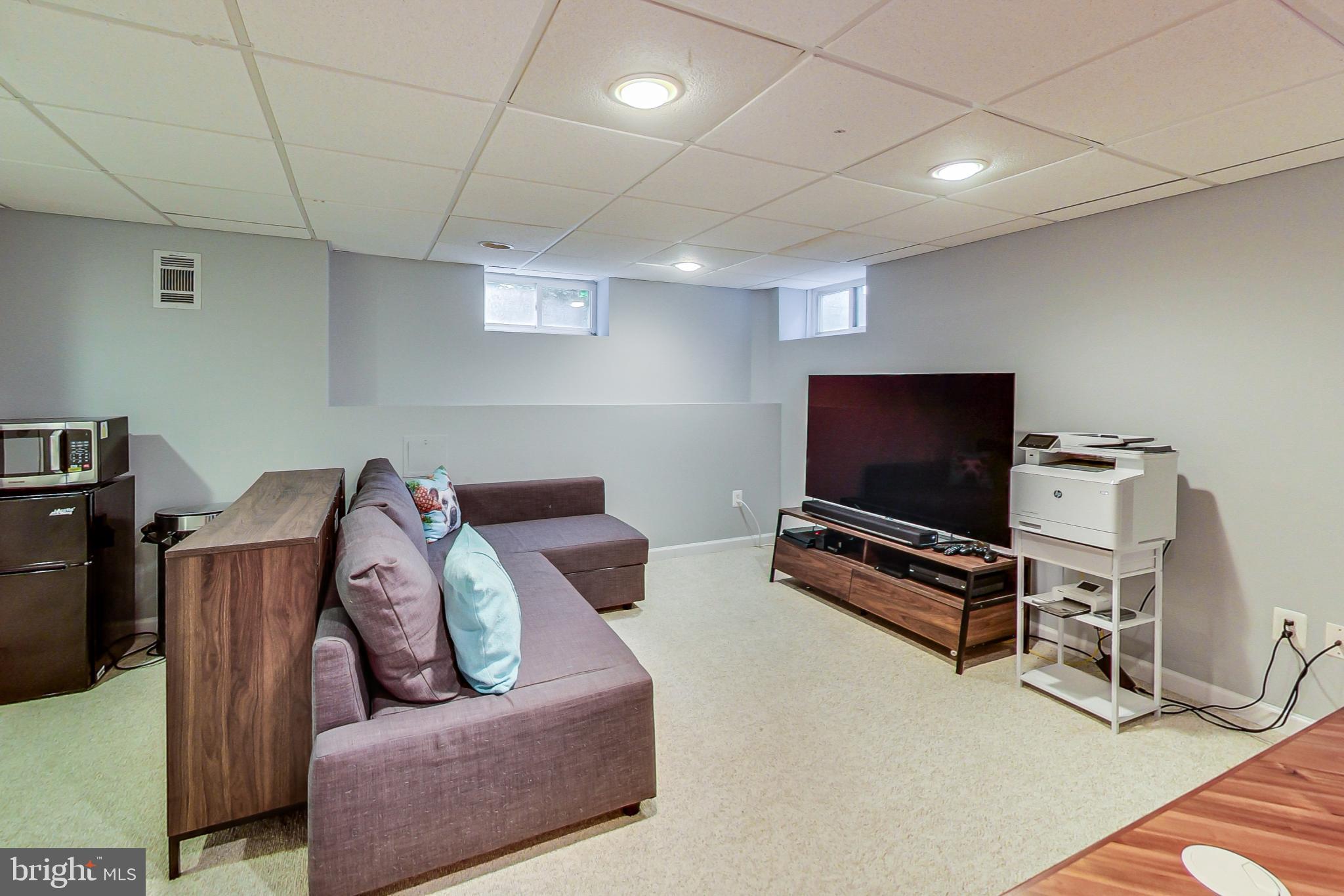 ENGLISH VILLAGE - Residential