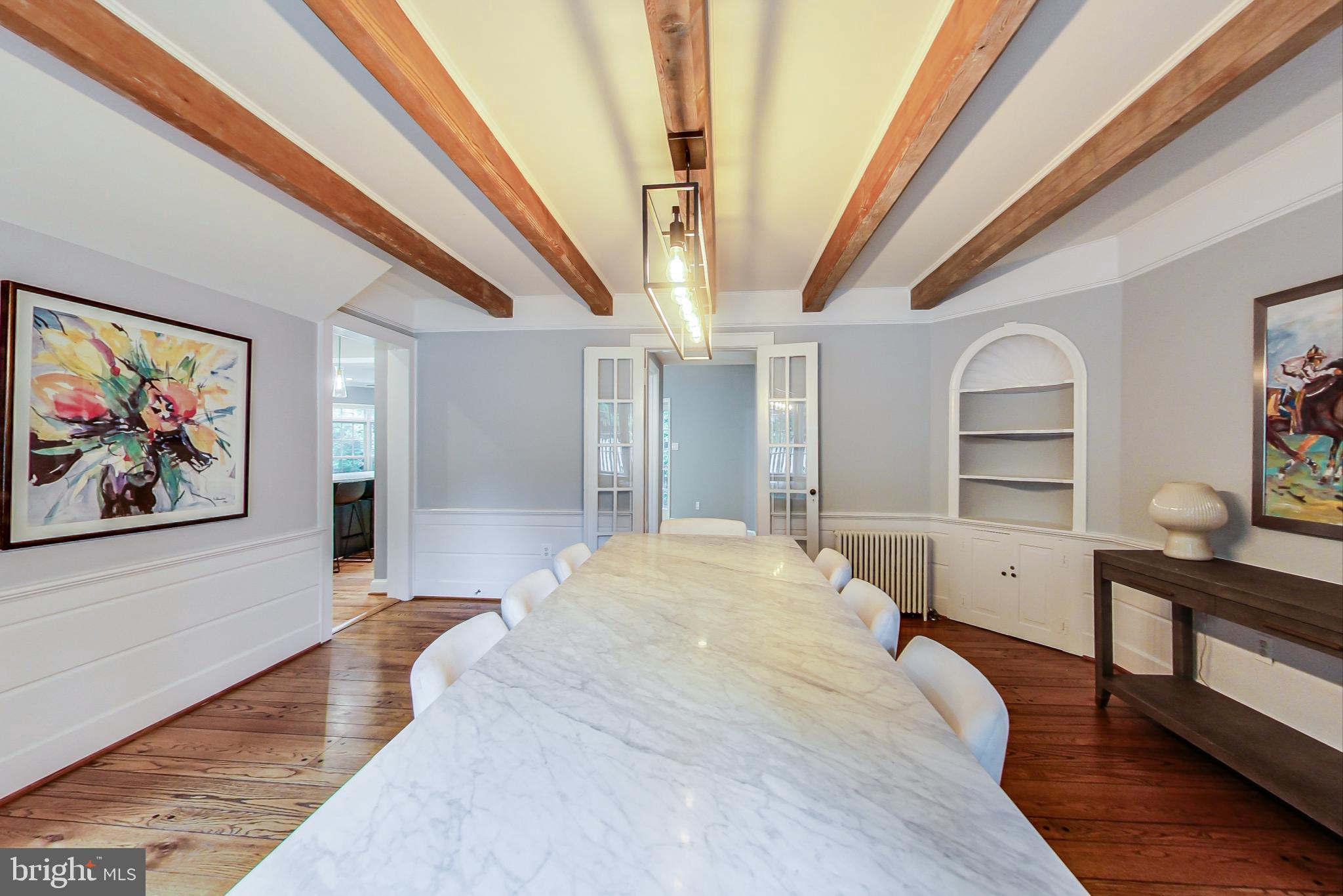 ENGLISH VILLAGE - Residential