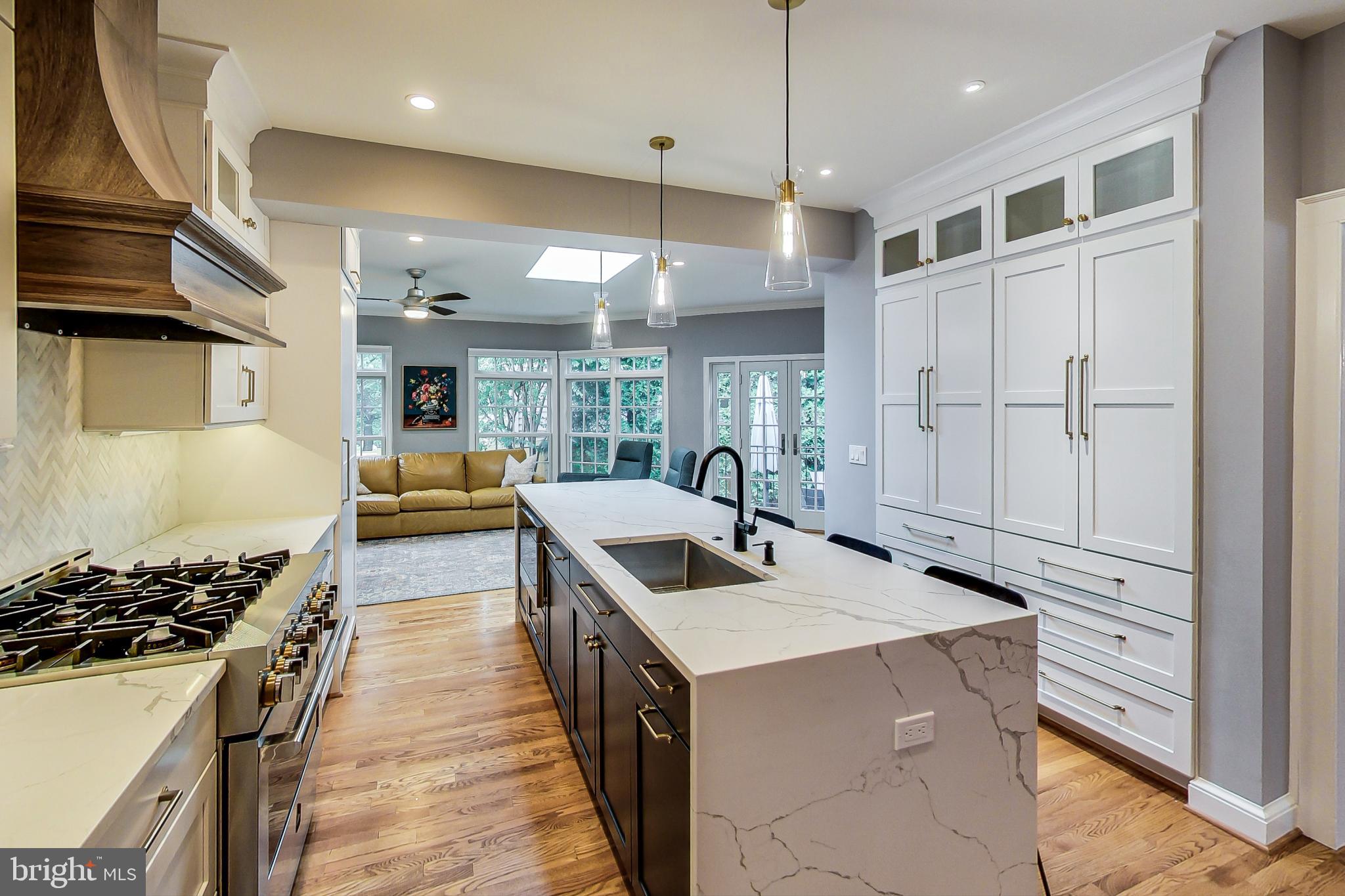 ENGLISH VILLAGE - Residential