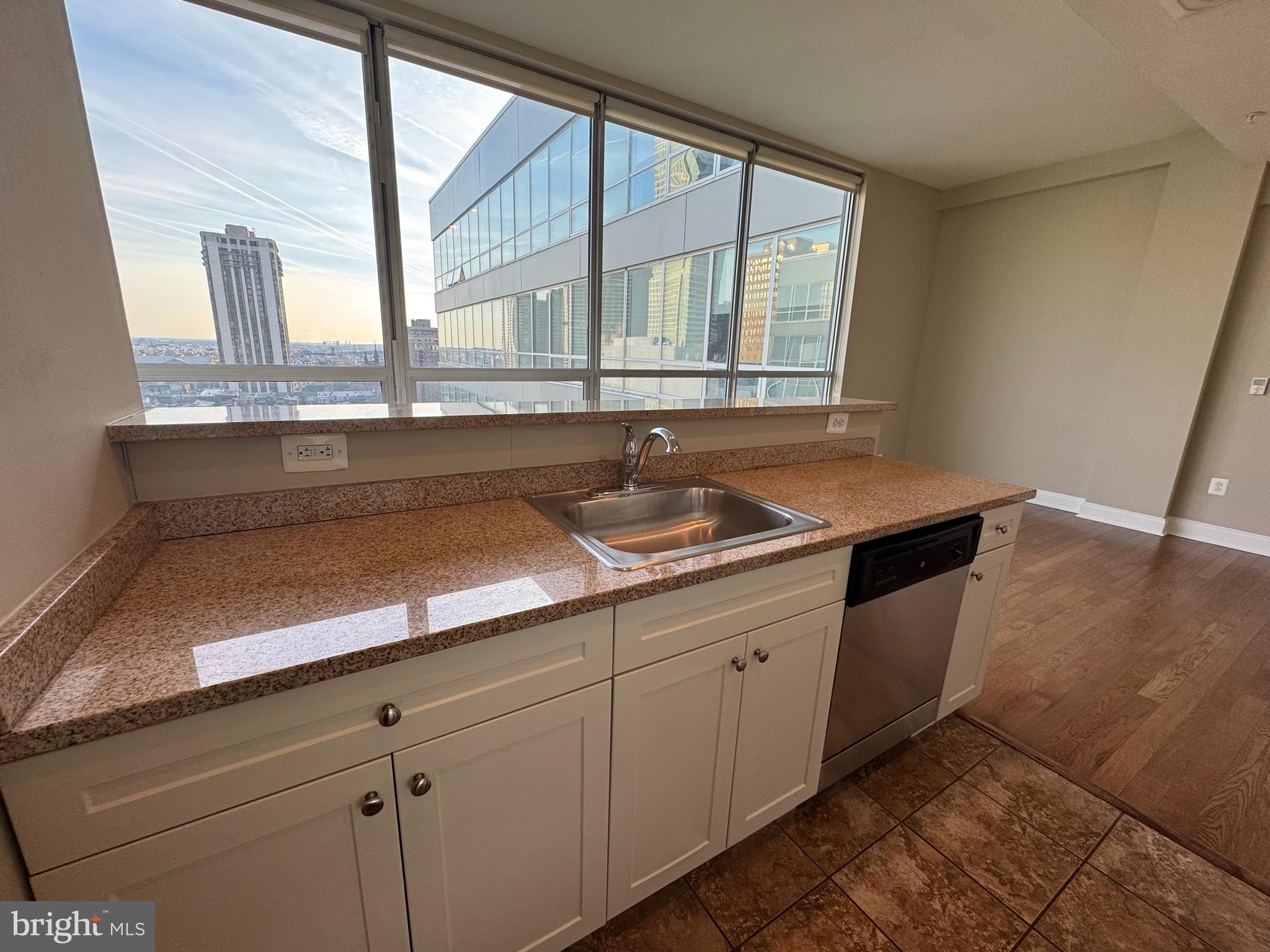 CENTER CITY - Residential Lease