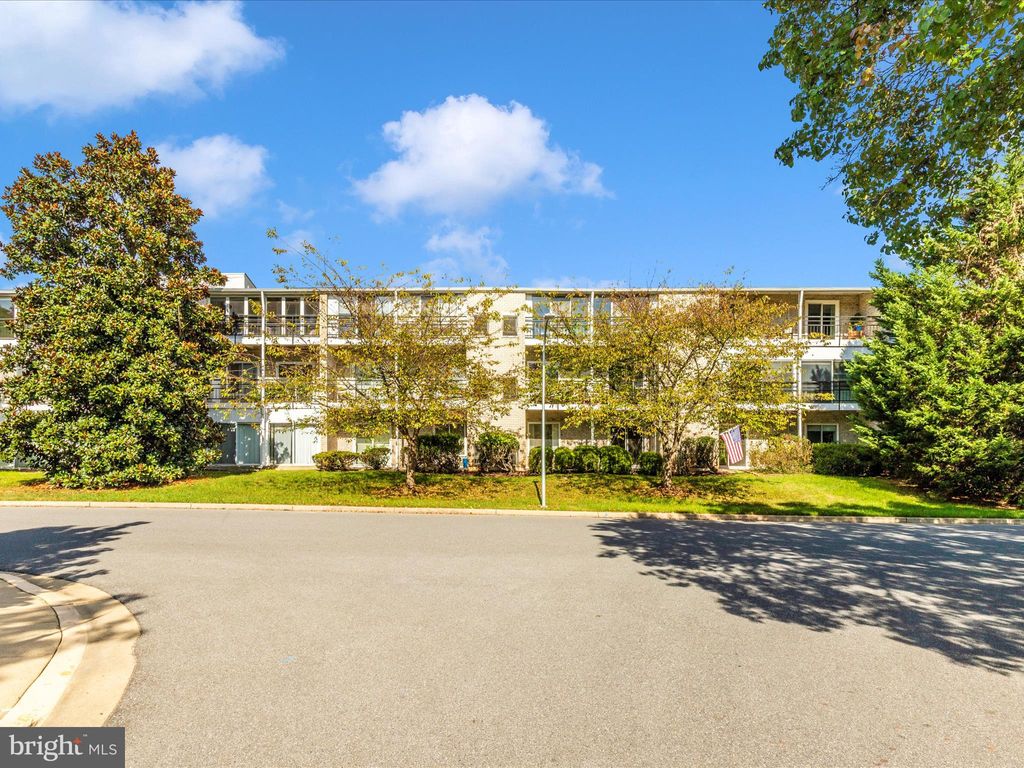 Photo of 15300 Wallbrook Court #47-2C, SILVER SPRING, MD 20906 (MLS # MDMC2198662)