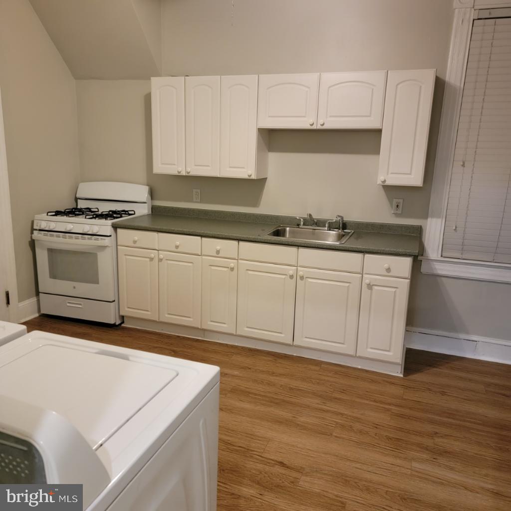 32 CRESCENT STREET 1