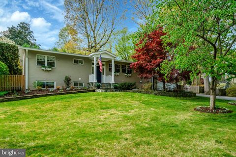 3911 LOCUST LANE ALEXANDRIA VA 22310