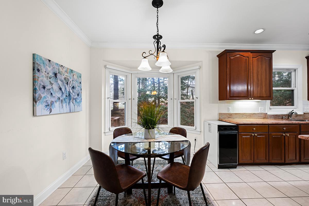 MC LEAN COURT - Residential