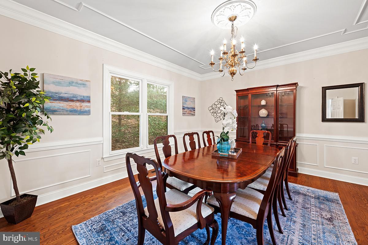 MC LEAN COURT - Residential