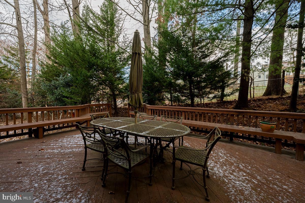 MC LEAN COURT - Residential