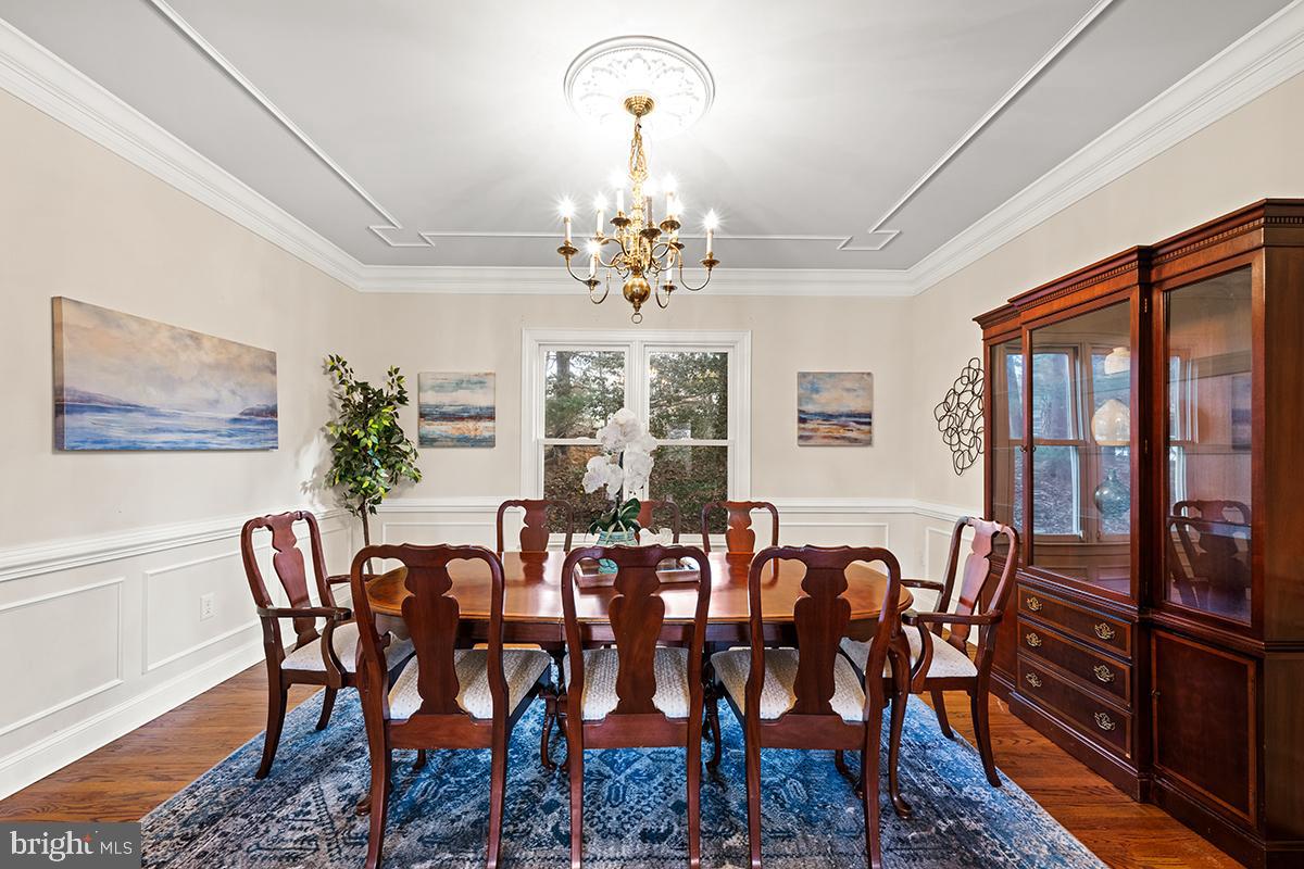 MC LEAN COURT - Residential