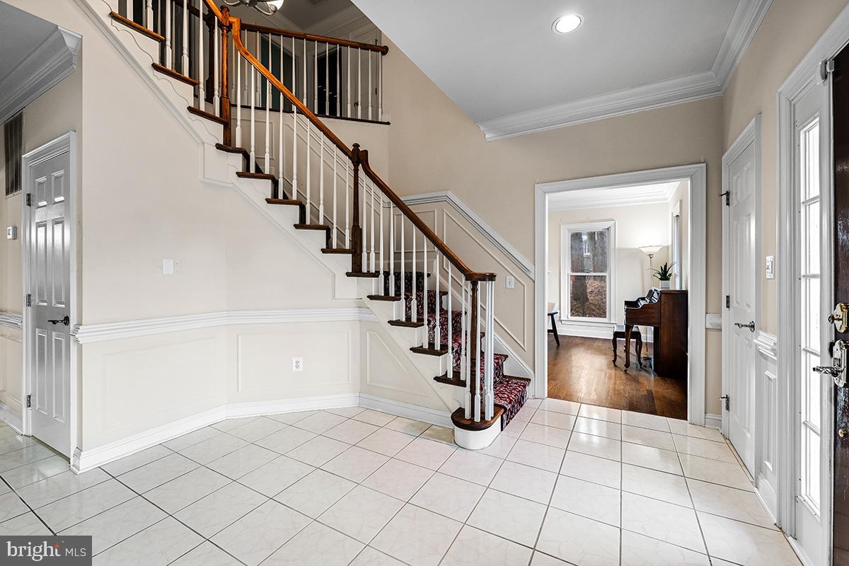 MC LEAN COURT - Residential