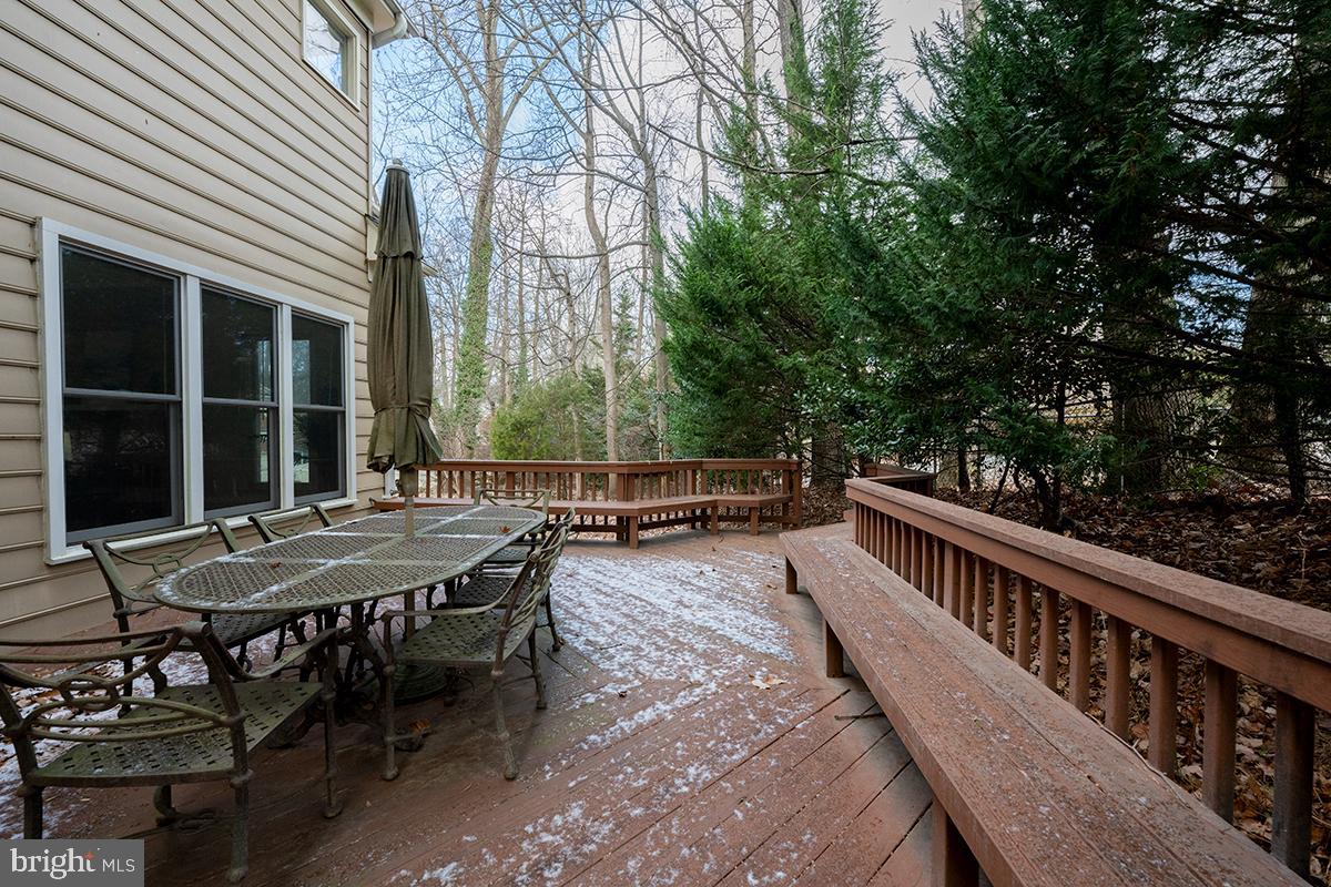 MC LEAN COURT - Residential