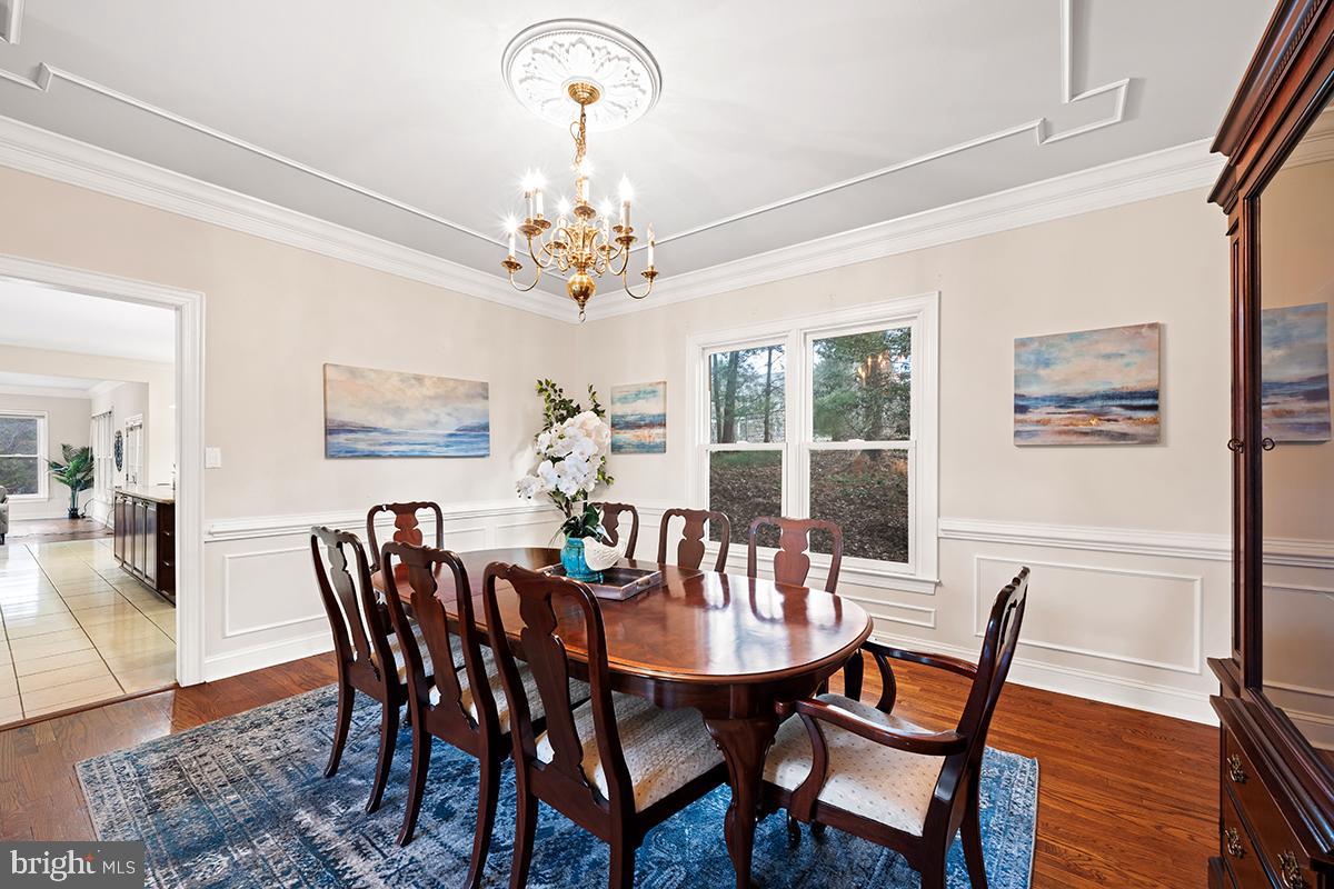 MC LEAN COURT - Residential