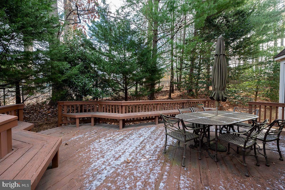 MC LEAN COURT - Residential