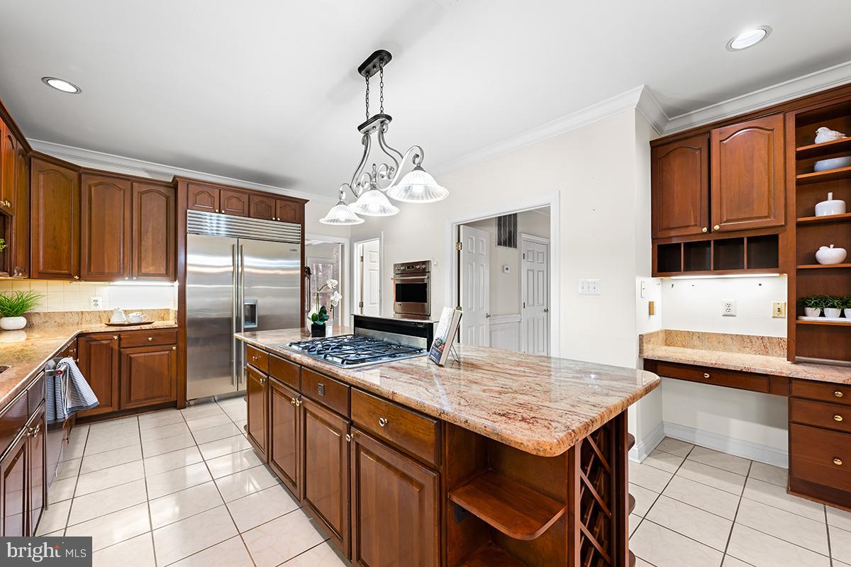 MC LEAN COURT - Residential