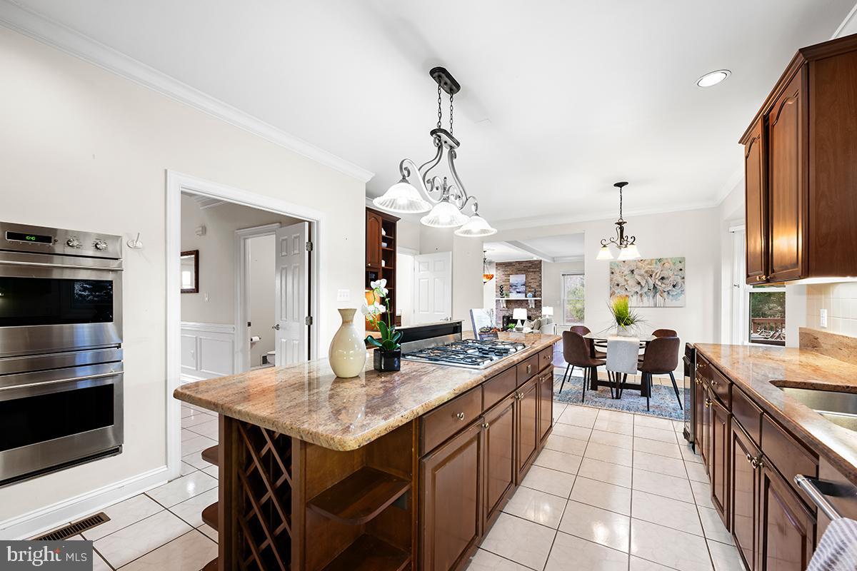 MC LEAN COURT - Residential