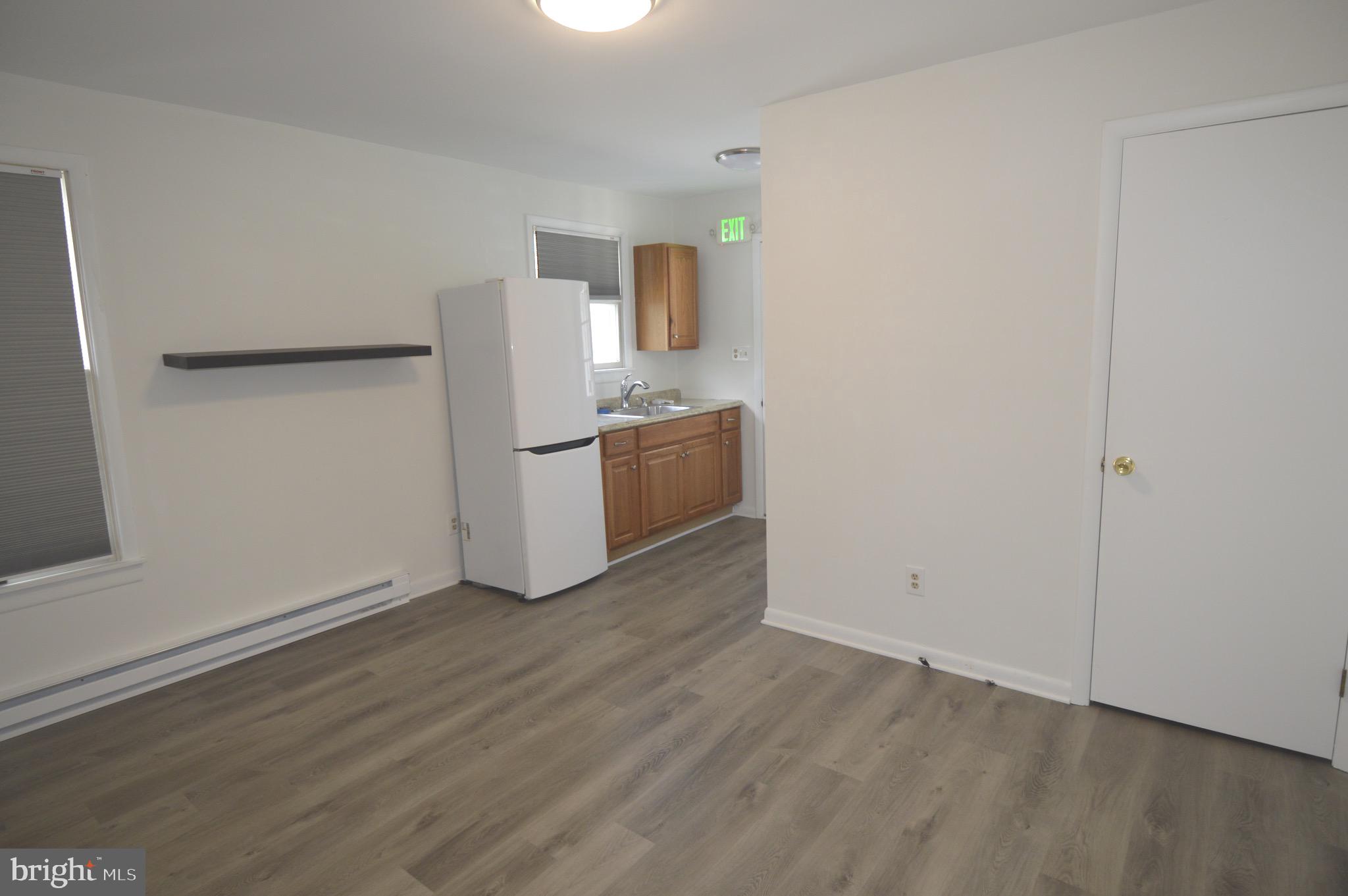 1124-B MIDDLE RIVER ROAD