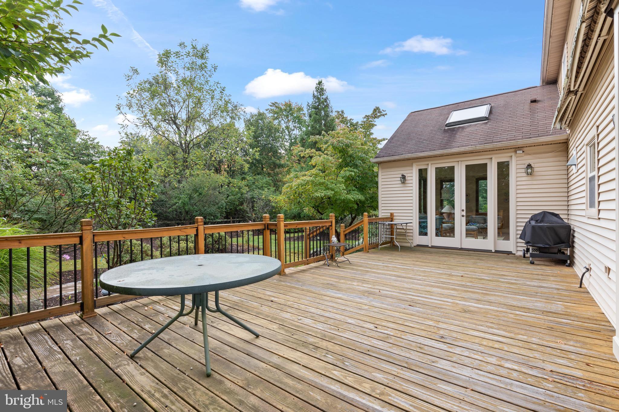 GWYNEDD KNOLL - Residential