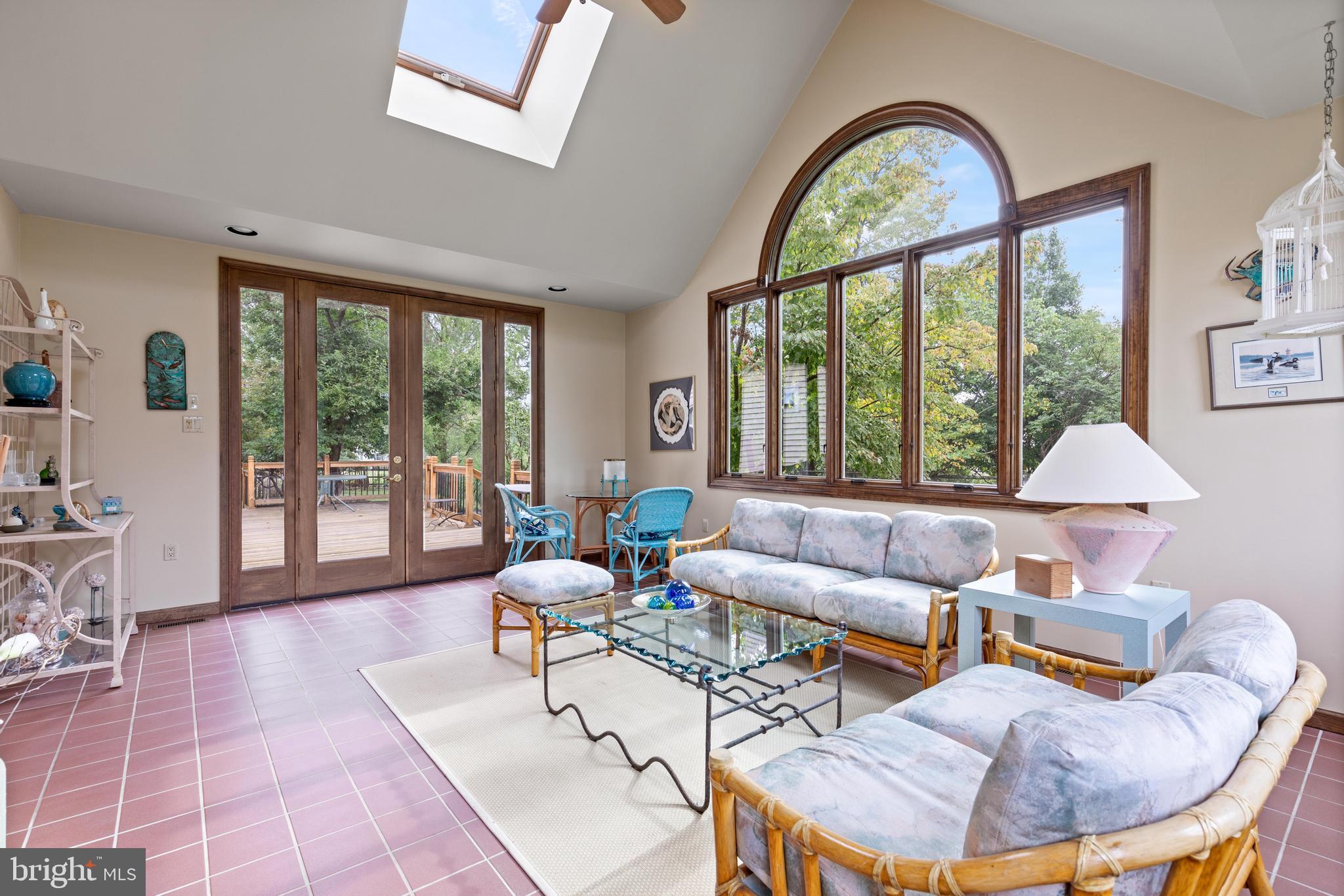 GWYNEDD KNOLL - Residential