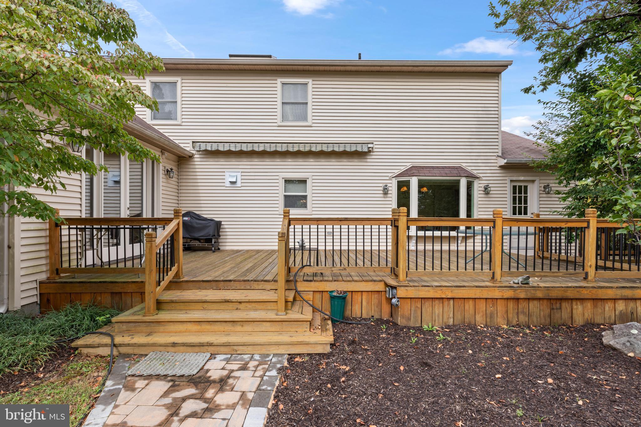 GWYNEDD KNOLL - Residential