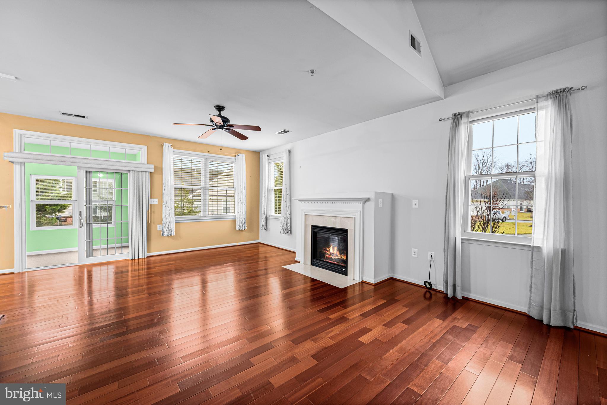 CAMERON GROVE - Residential