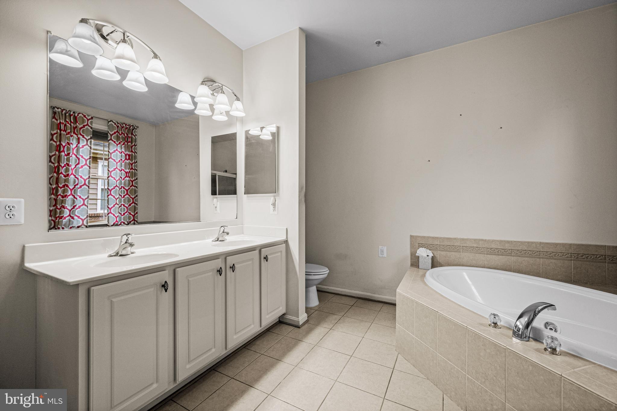 CAMERON GROVE - Residential