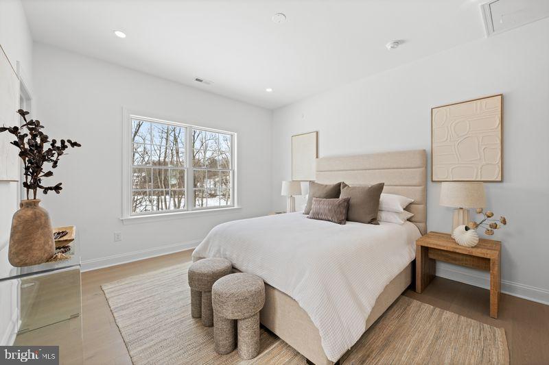 VILLAGE OF FOUR SEASONS - Residential