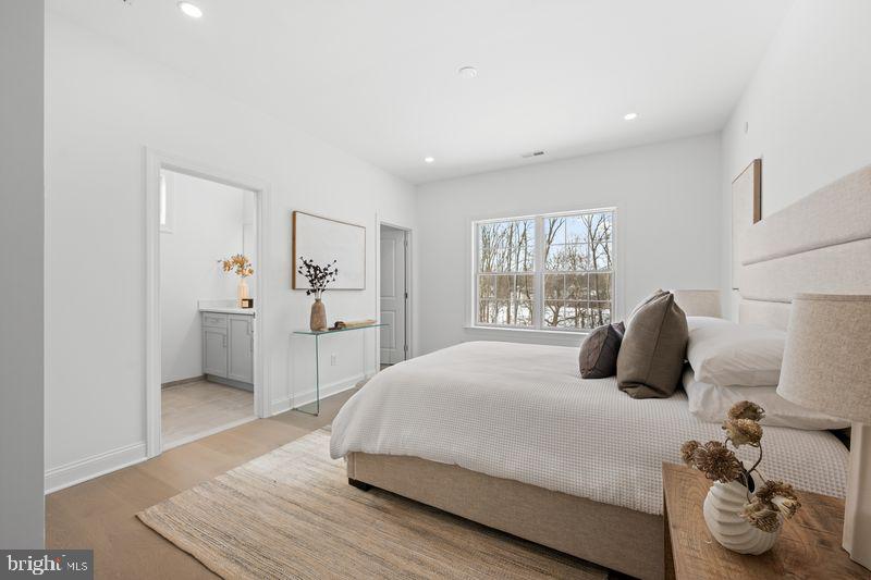 VILLAGE OF FOUR SEASONS - Residential