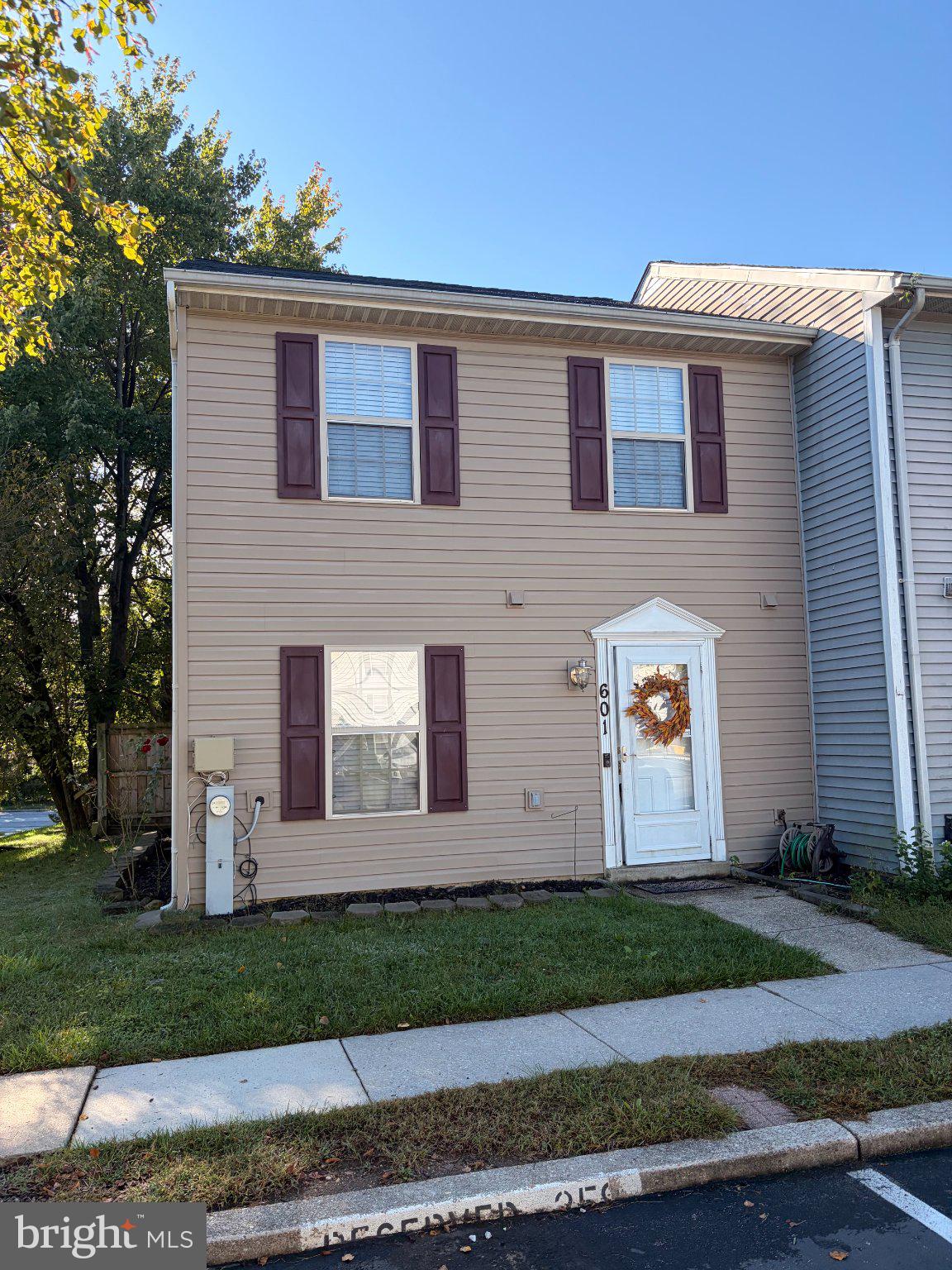 601 REALM COURT W