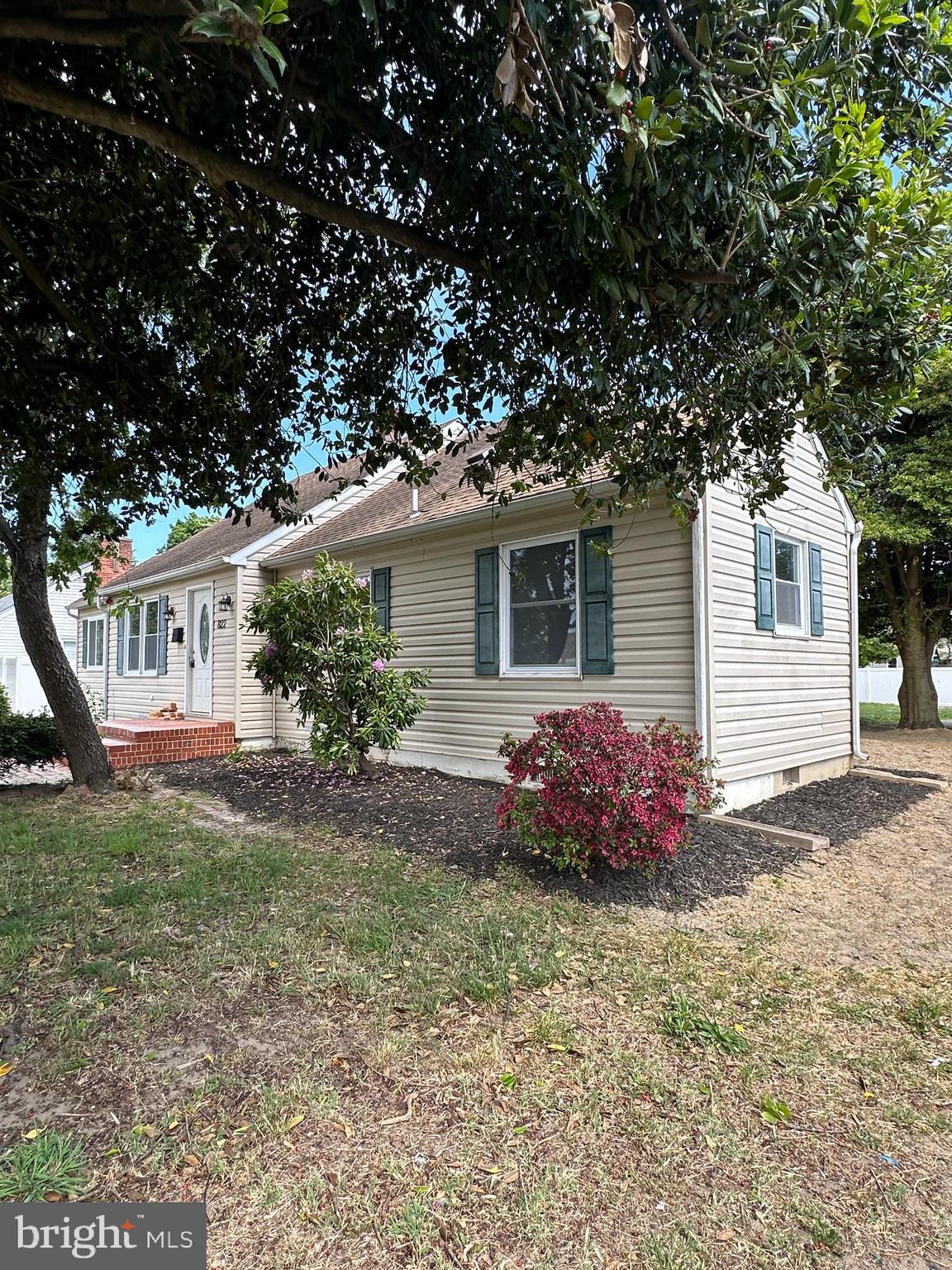 822 WHITE OAK ROAD